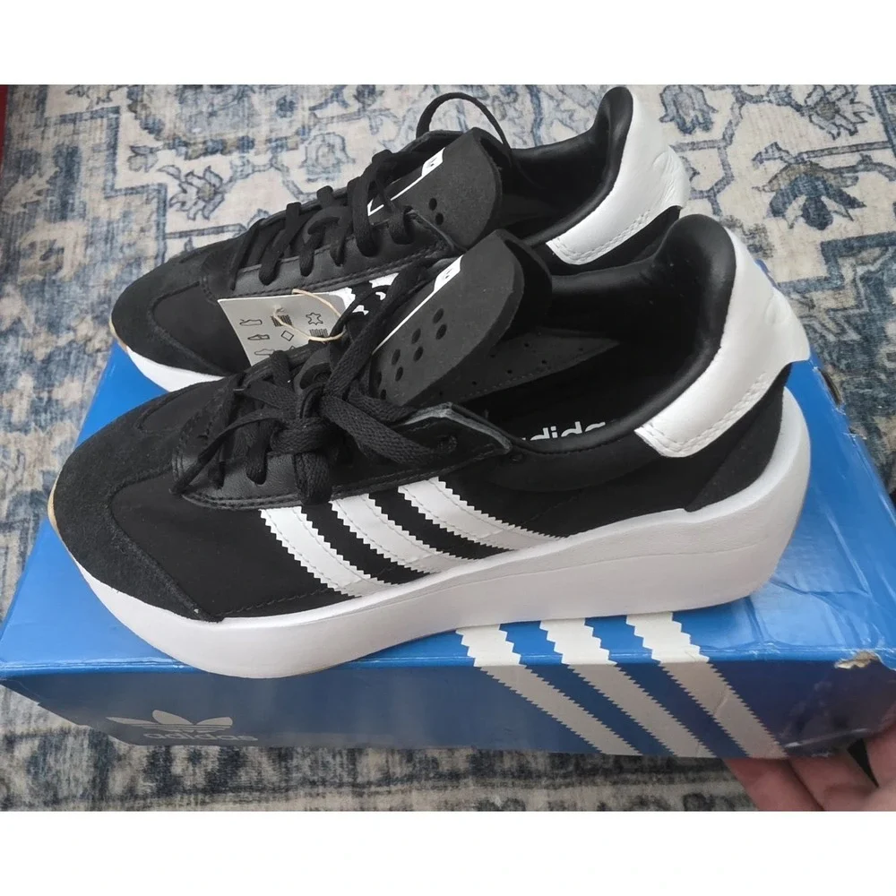 Adidas Country XLG 'Black White' Athletic Sneakers Womens sz 4.5 NWTS